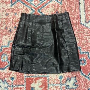 Black snakeskin forever 21 skirt. Size XS